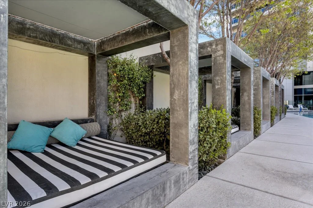 4471 Dean Martin, Las Vegas, NV 89103