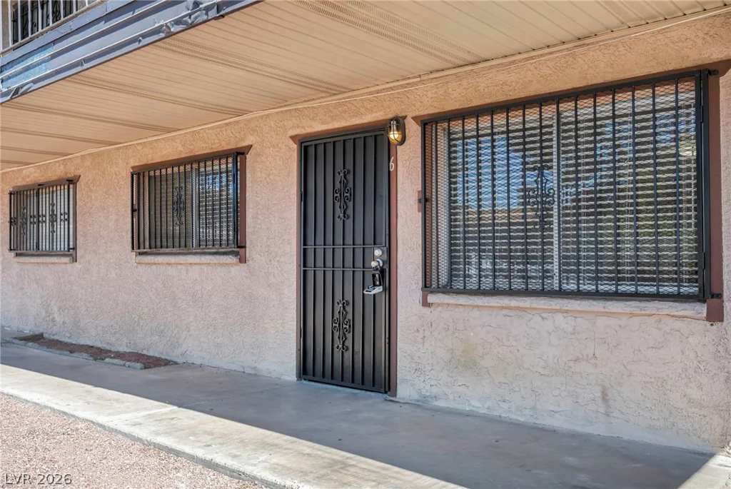 3720 Royal Crest, Las Vegas, NV 89119