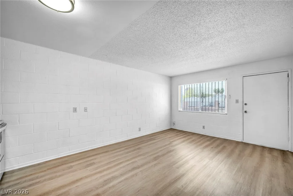 3720 Royal Crest, Las Vegas, NV 89119