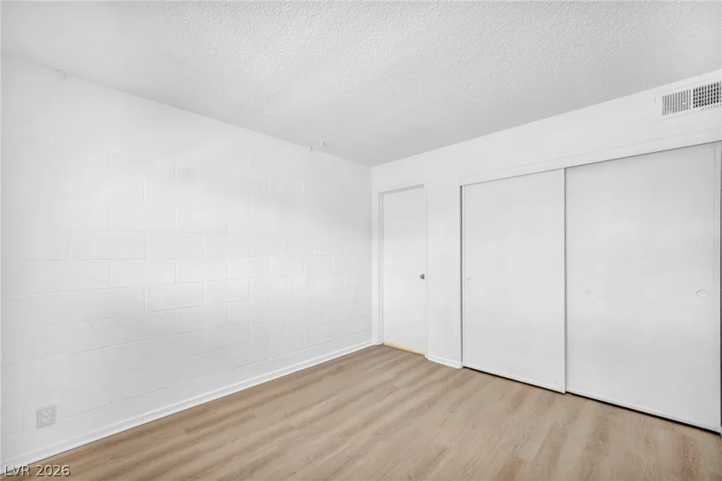 3720 Royal Crest, Las Vegas, NV 89119