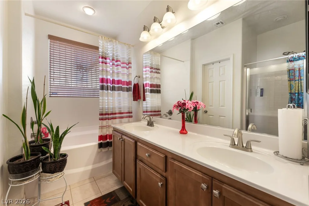 5449 Gold Country, Las Vegas, NV 89122