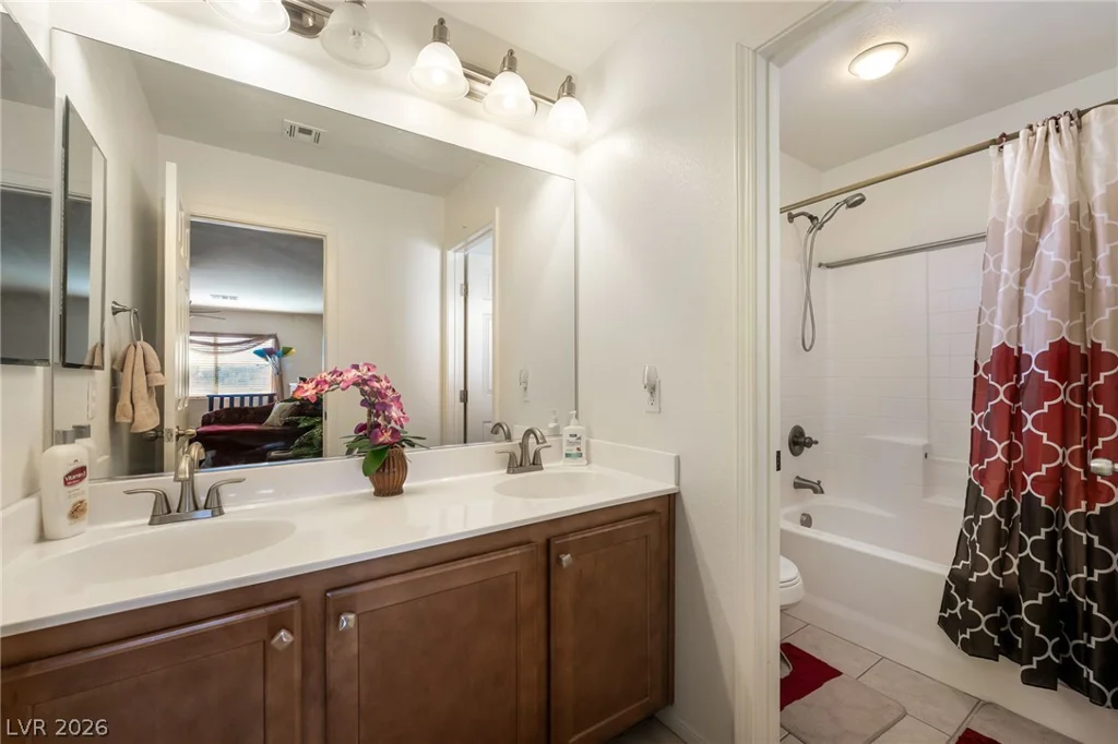 5449 Gold Country, Las Vegas, NV 89122