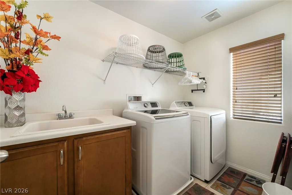 5449 Gold Country, Las Vegas, NV 89122