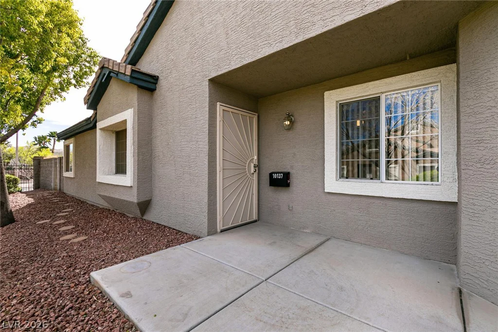 10137 Velvet Dusk, Las Vegas, NV 89144