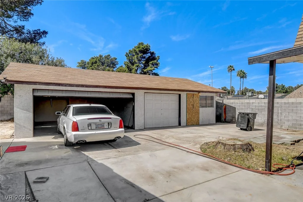 4388 Hacienda, Las Vegas, NV 89120