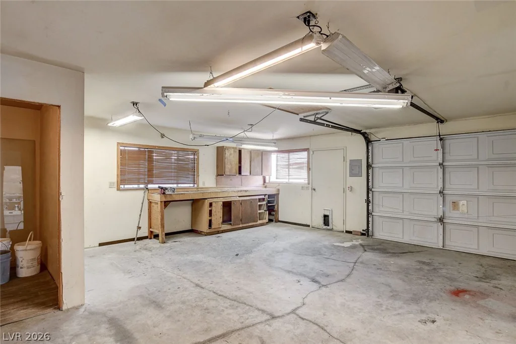 4388 Hacienda, Las Vegas, NV 89120
