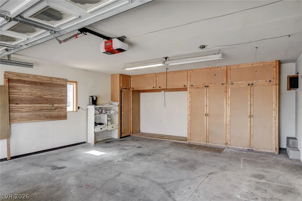 4388 Hacienda, Las Vegas, NV 89120