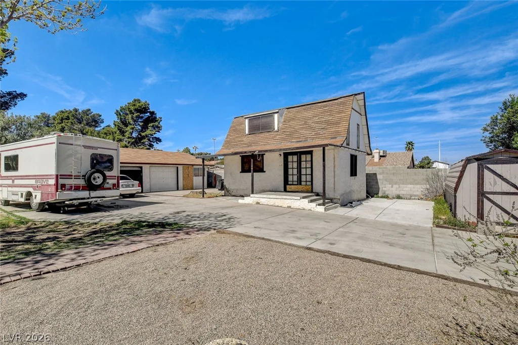 4388 Hacienda, Las Vegas, NV 89120