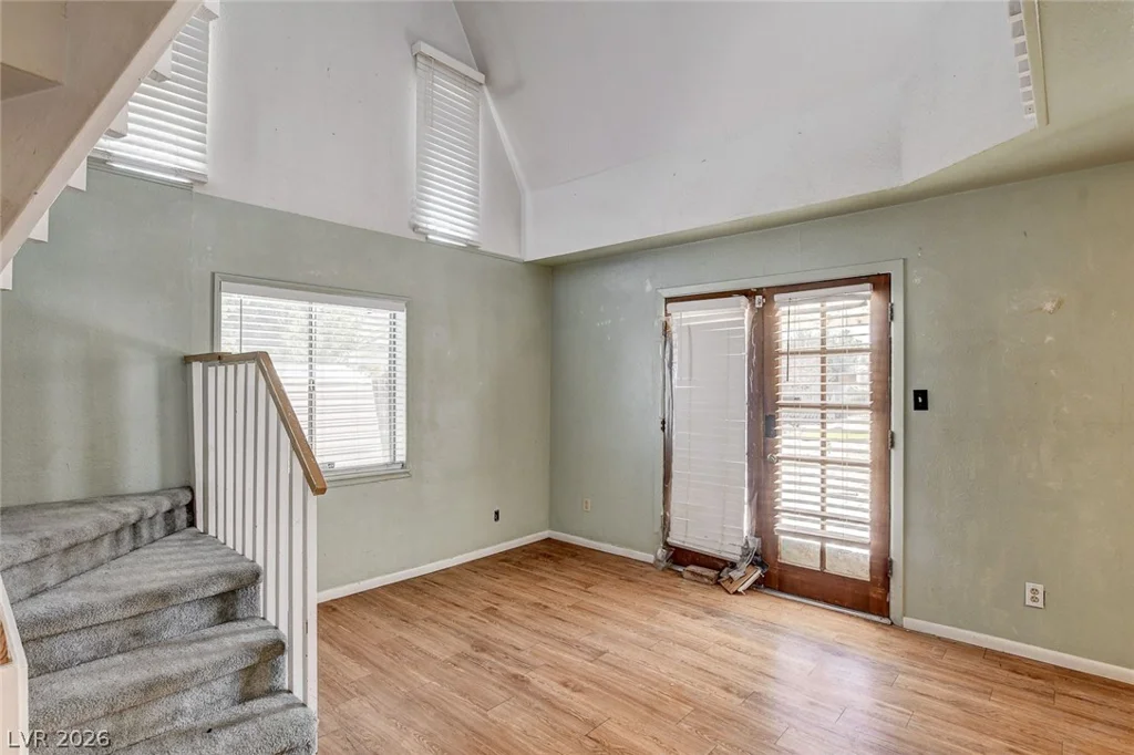 4388 Hacienda, Las Vegas, NV 89120