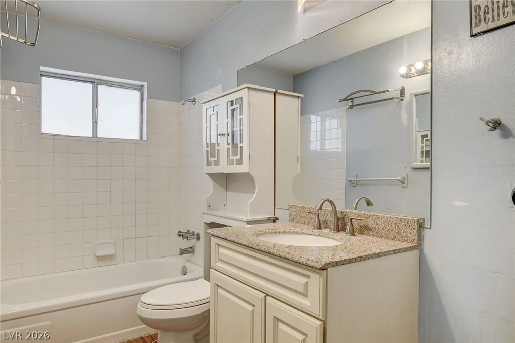 4388 Hacienda, Las Vegas, NV 89120