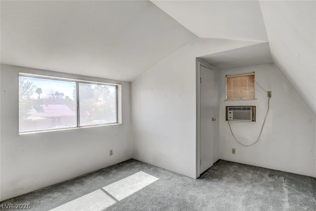 4388 Hacienda, Las Vegas, NV 89120