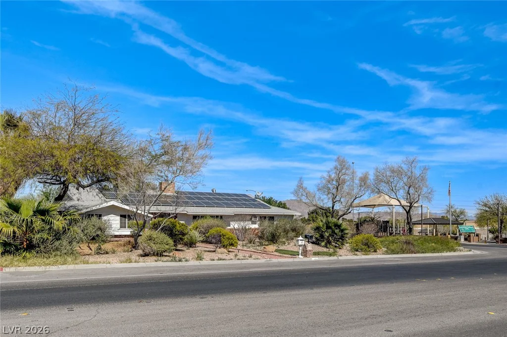 4388 Hacienda, Las Vegas, NV 89120