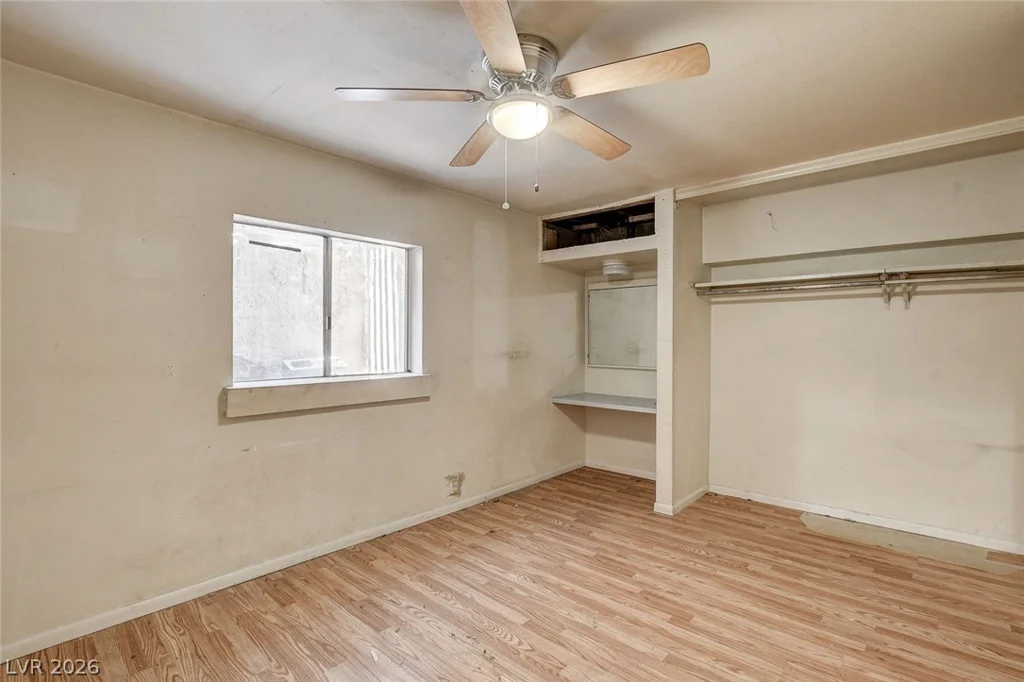 4388 Hacienda, Las Vegas, NV 89120