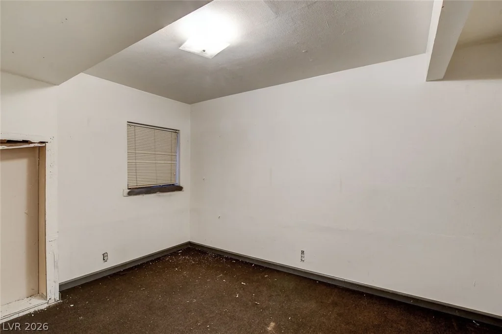 4388 Hacienda, Las Vegas, NV 89120