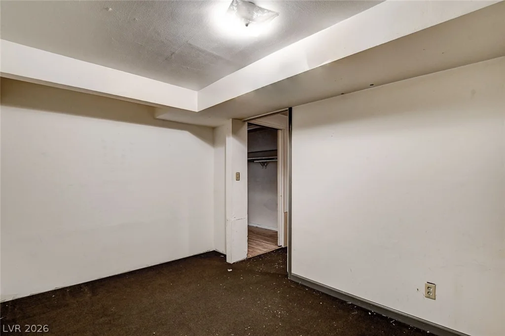4388 Hacienda, Las Vegas, NV 89120