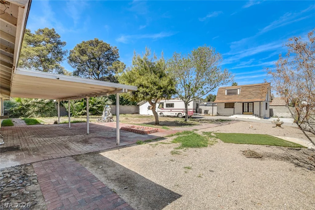 4388 Hacienda, Las Vegas, NV 89120