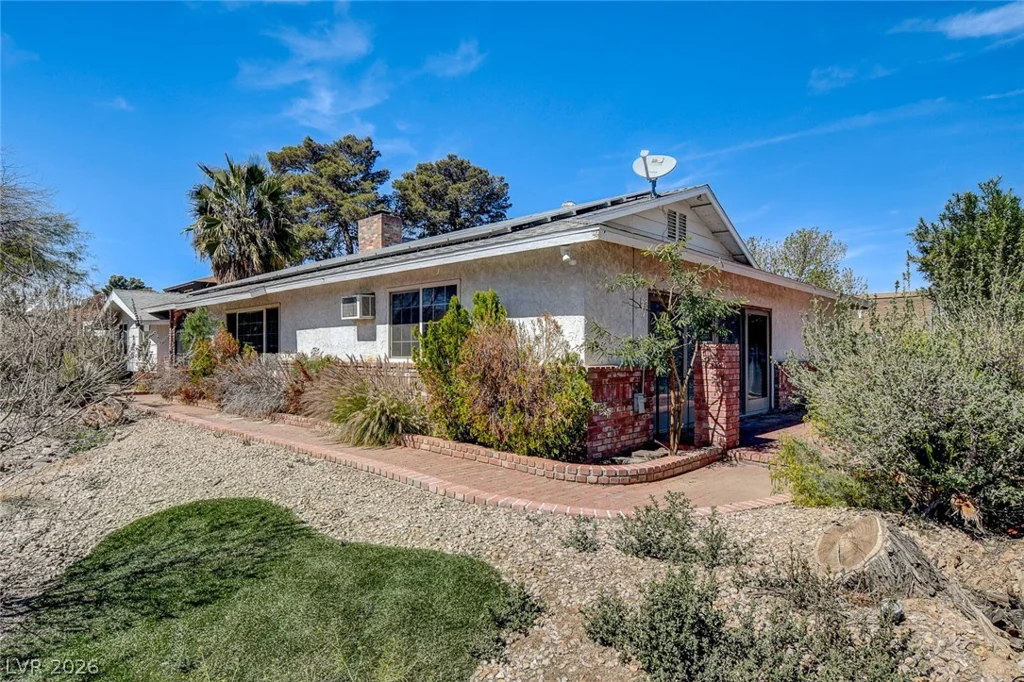 4388 Hacienda, Las Vegas, NV 89120