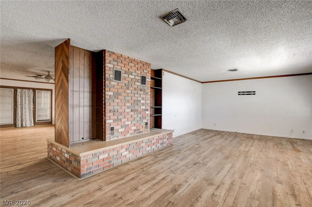 4388 Hacienda, Las Vegas, NV 89120