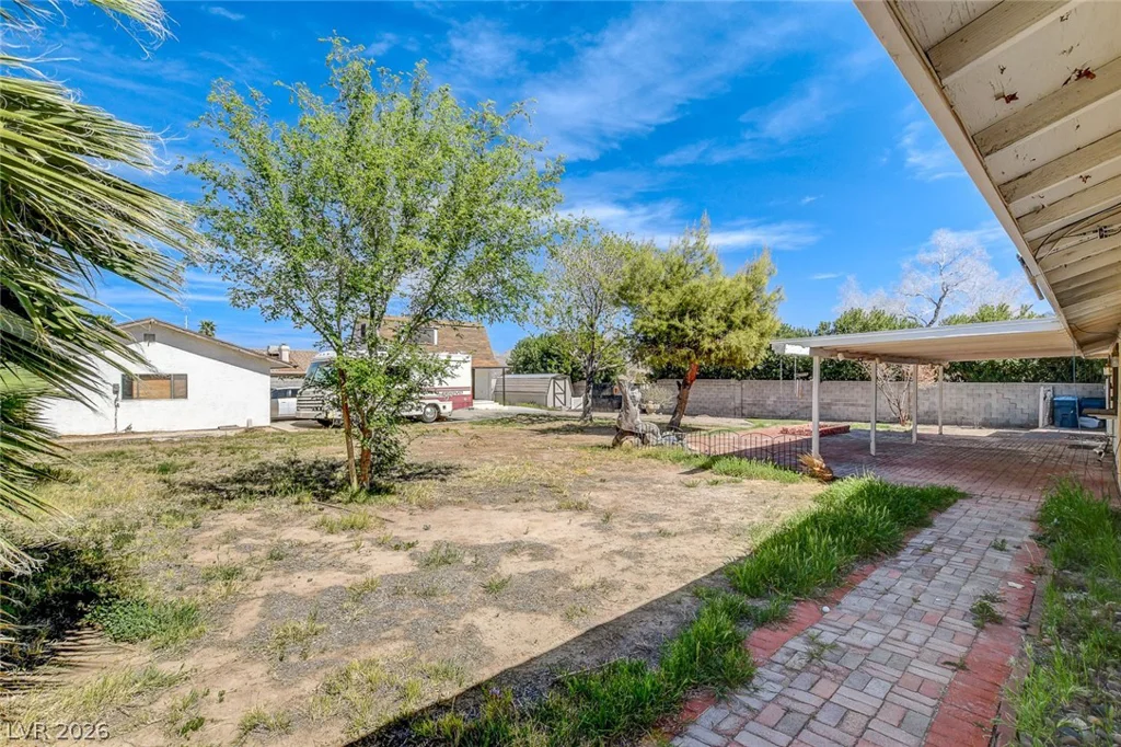 4388 Hacienda, Las Vegas, NV 89120