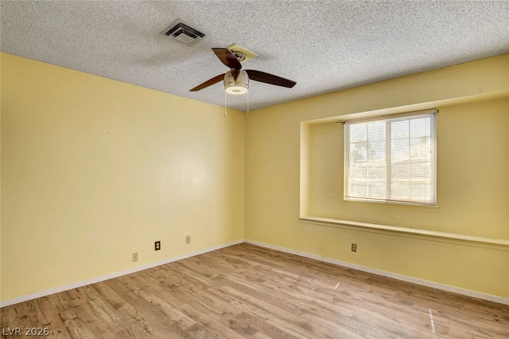 4388 Hacienda, Las Vegas, NV 89120