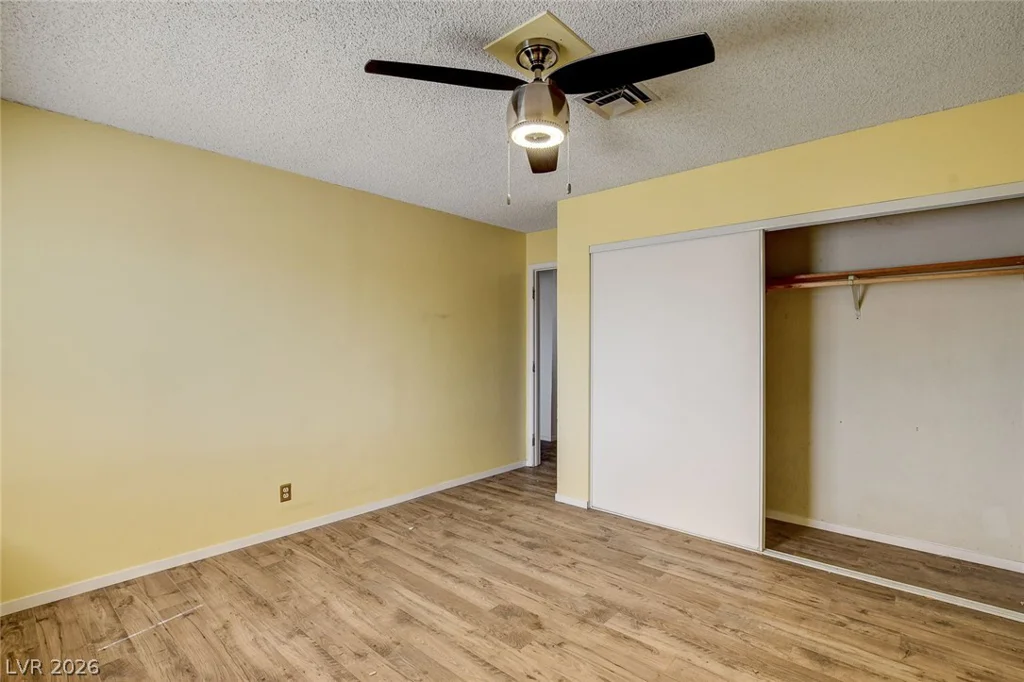4388 Hacienda, Las Vegas, NV 89120