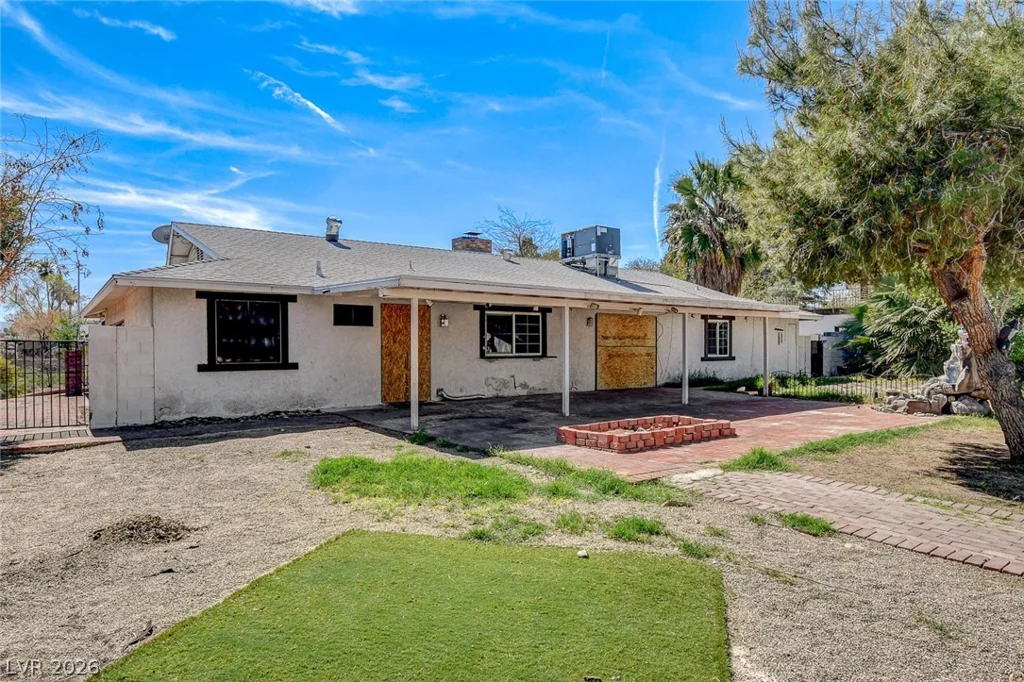 4388 Hacienda, Las Vegas, NV 89120