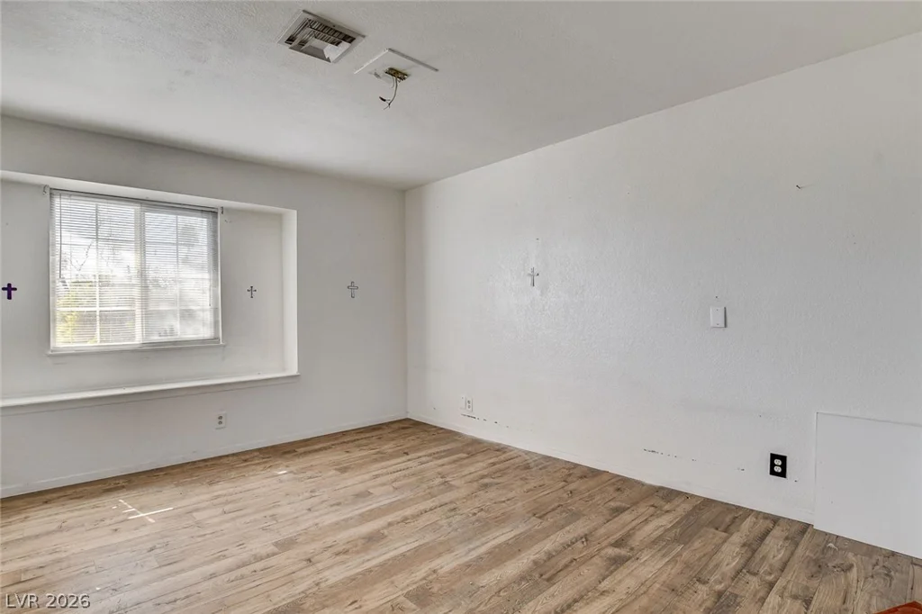 4388 Hacienda, Las Vegas, NV 89120