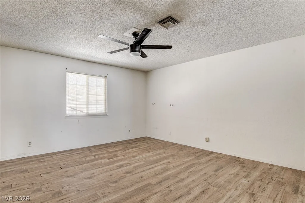 4388 Hacienda, Las Vegas, NV 89120