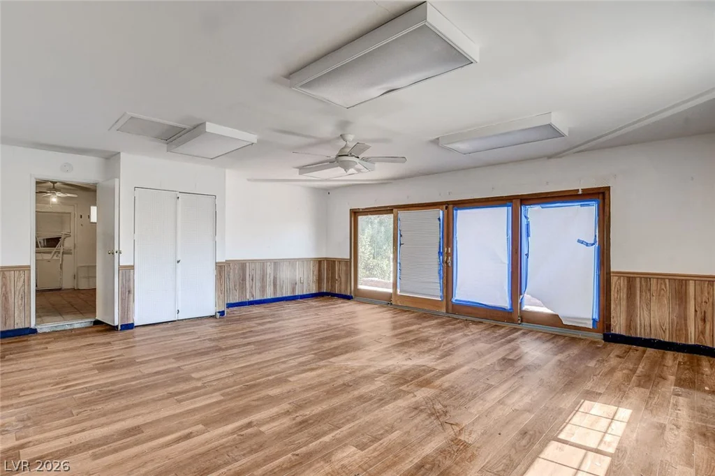 4388 Hacienda, Las Vegas, NV 89120