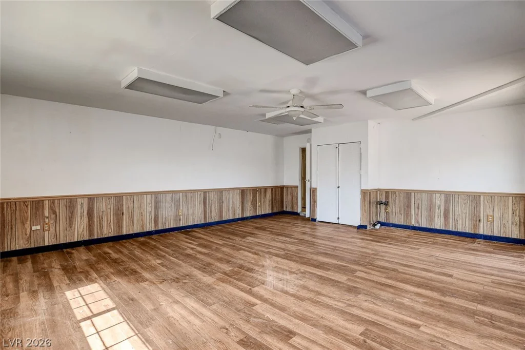 4388 Hacienda, Las Vegas, NV 89120