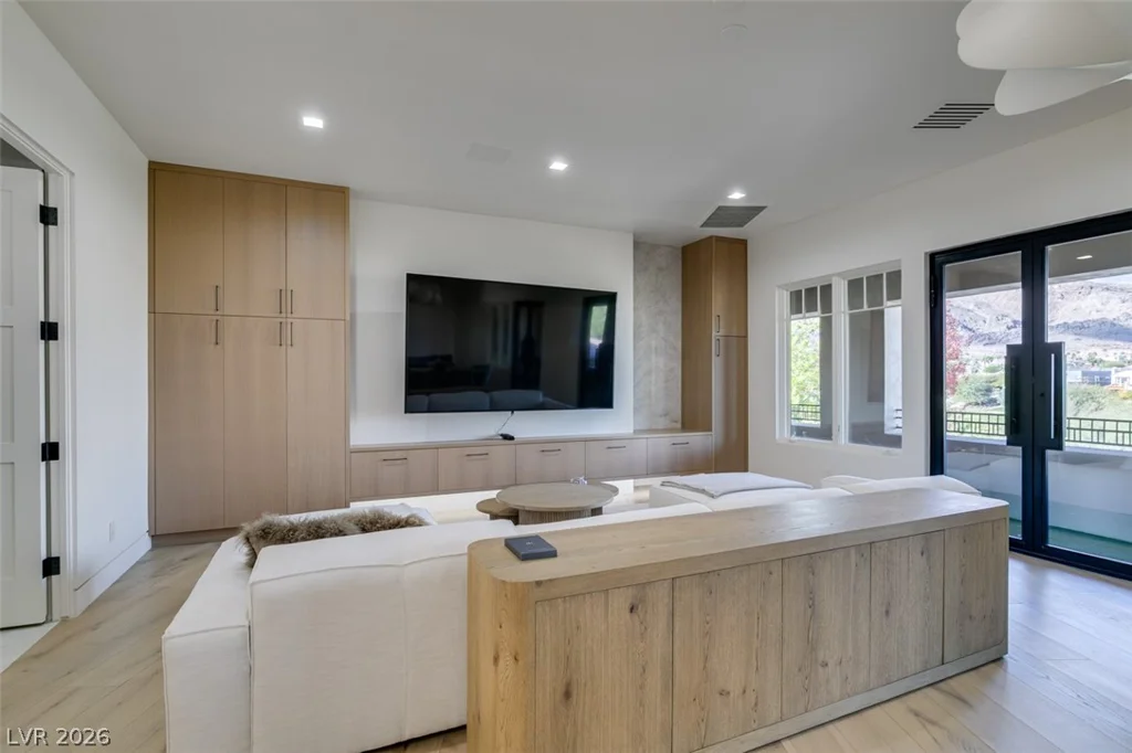 14 Promontory Ridge, Las Vegas, NV 89135
