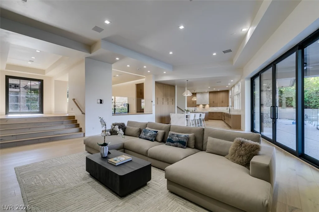 14 Promontory Ridge, Las Vegas, NV 89135