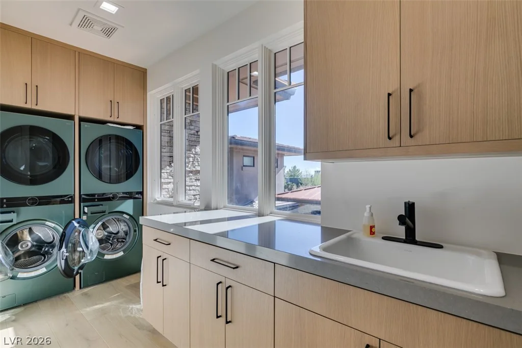 14 Promontory Ridge, Las Vegas, NV 89135