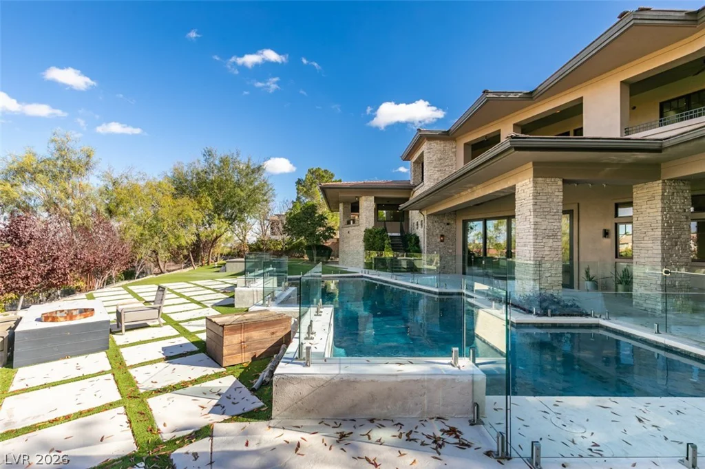 14 Promontory Ridge, Las Vegas, NV 89135