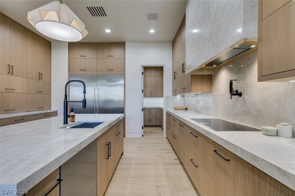 14 Promontory Ridge, Las Vegas, NV 89135