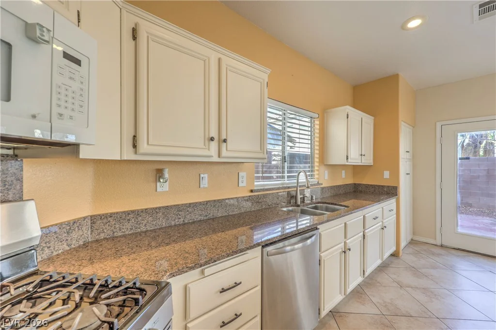 3792 Falcon Springs, Las Vegas, NV 89147