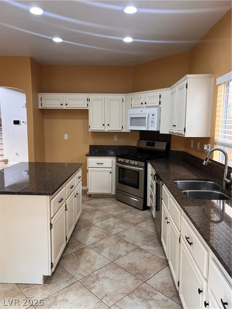 3792 Falcon Springs, Las Vegas, NV 89147