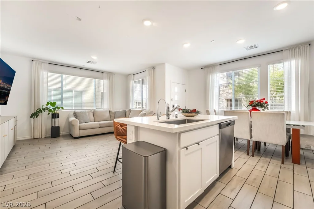 328 Owens Peak, Henderson, NV 89015