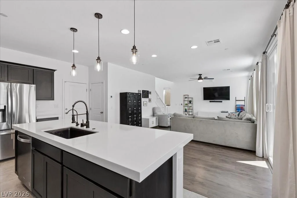 10399 Bagg, Las Vegas, NV 89166