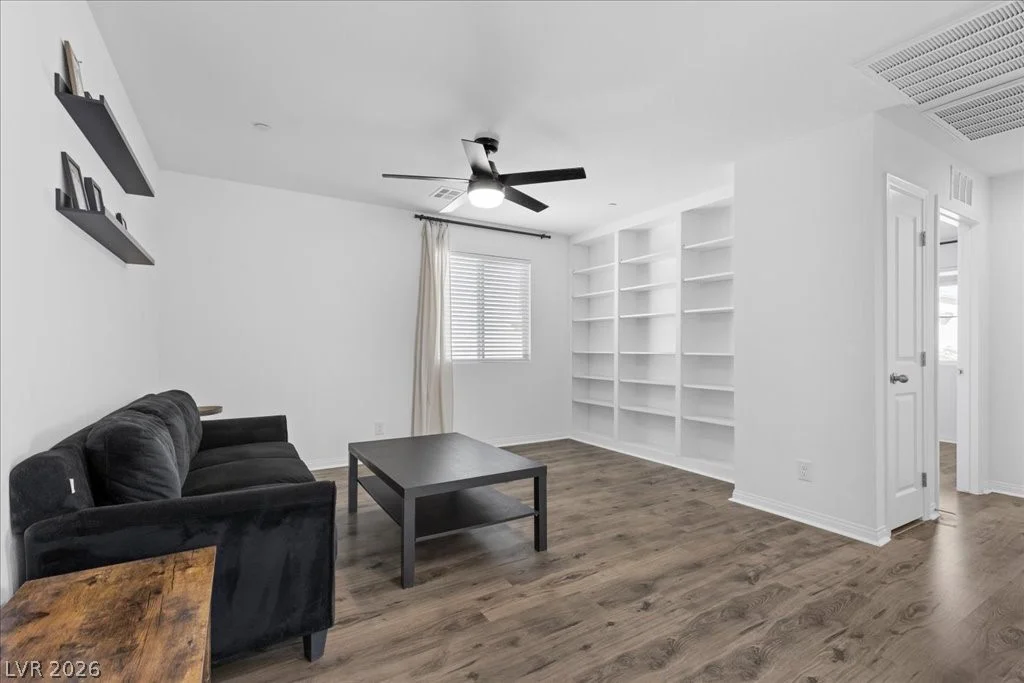 10399 Bagg, Las Vegas, NV 89166