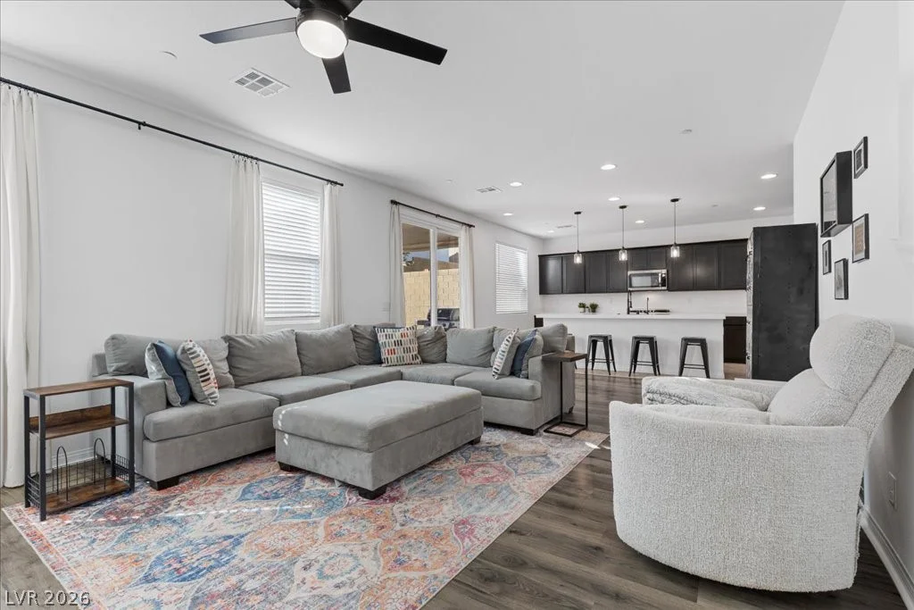 10399 Bagg, Las Vegas, NV 89166