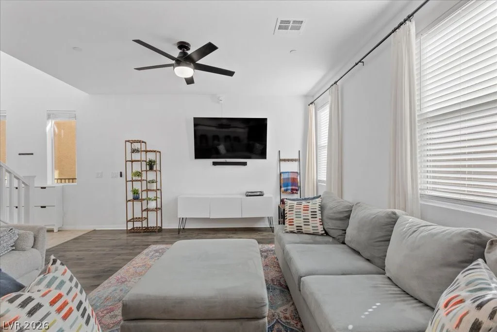 10399 Bagg, Las Vegas, NV 89166