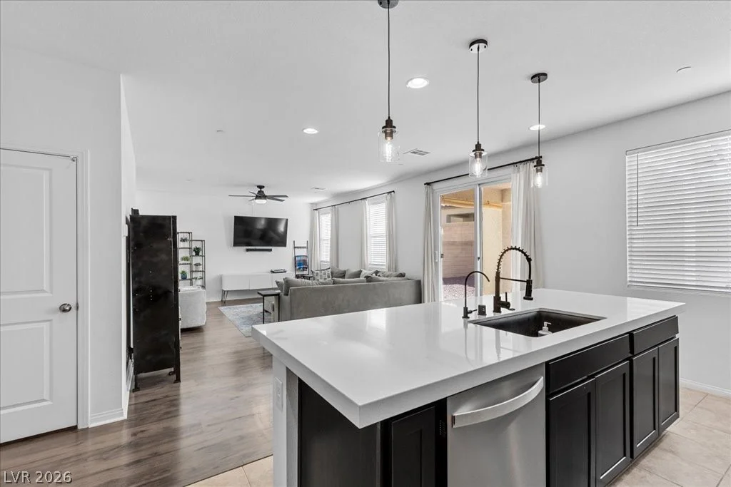 10399 Bagg, Las Vegas, NV 89166