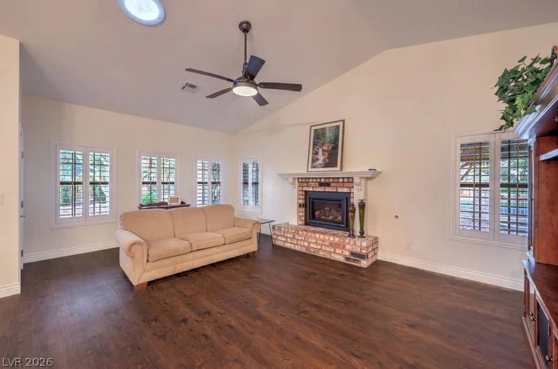 5300 Singing Hills, Las Vegas, NV 89130