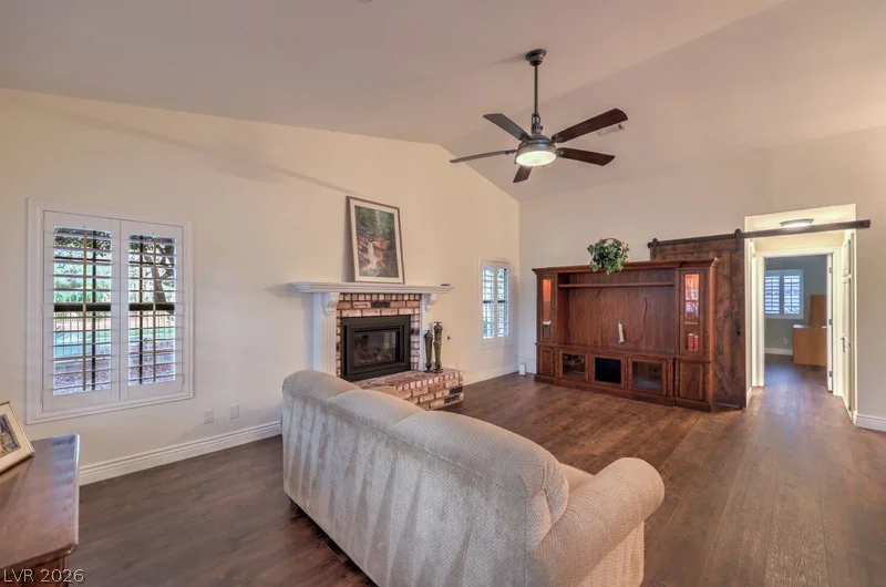 5300 Singing Hills, Las Vegas, NV 89130