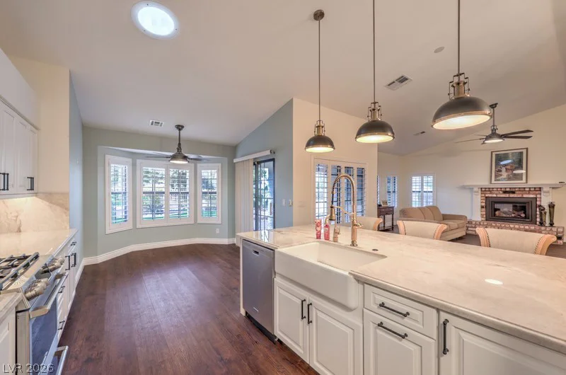 5300 Singing Hills, Las Vegas, NV 89130