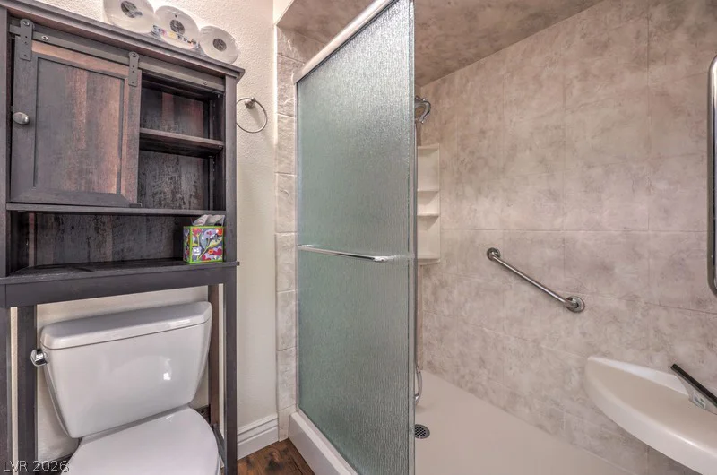 5300 Singing Hills, Las Vegas, NV 89130