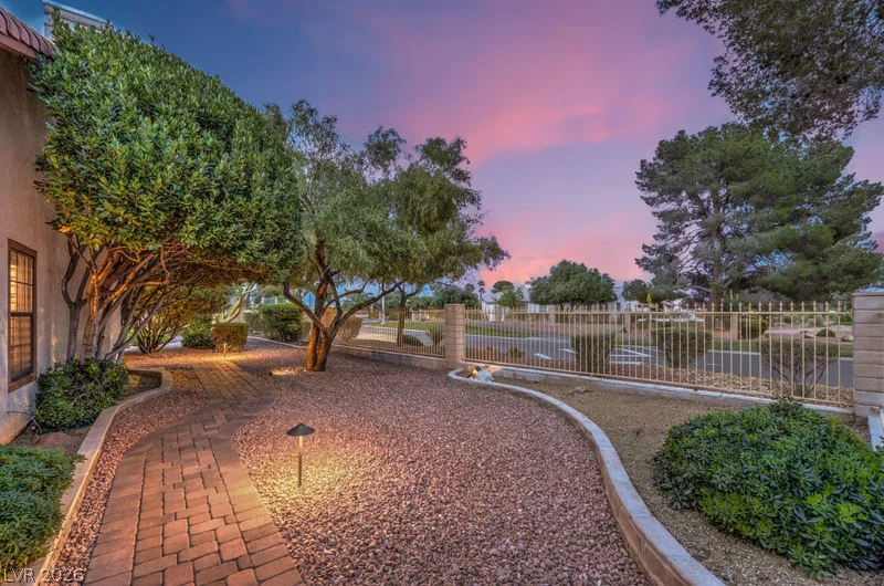 5300 Singing Hills, Las Vegas, NV 89130
