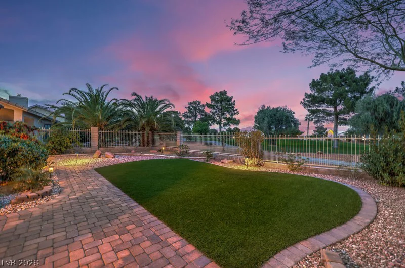 5300 Singing Hills, Las Vegas, NV 89130