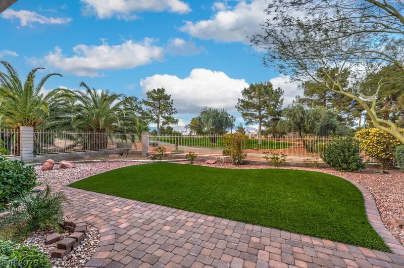 5300 Singing Hills, Las Vegas, NV 89130